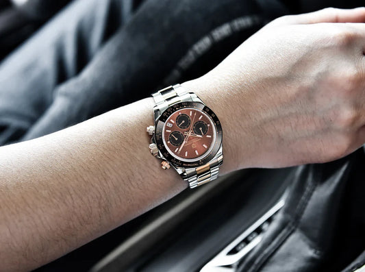 Elegant Stainless Steel Sports Watch with Sapphire Crystal