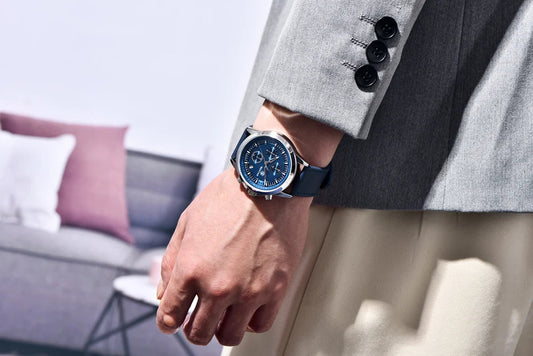Elegance Meets Functionality: The Perfect Quartz Watch