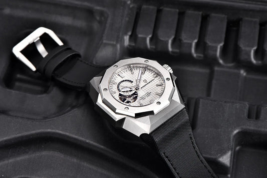 Elegant Waterproof Round Dial Watch with Screw Crown