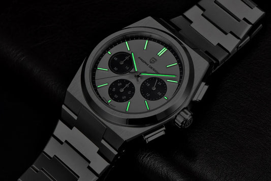 Elegant Quartz Men's Watch with Chronograph Functionality