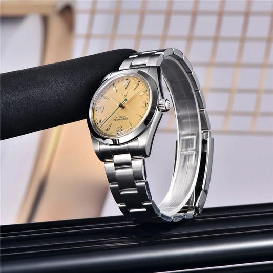 Sleek Round Dial Watch with Arabic Numerals