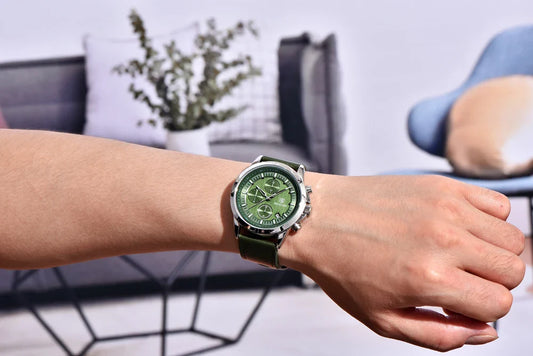Elegance Meets Functionality: The Perfect Quartz Watch