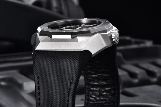 Elegant Waterproof Round Dial Watch with Screw Crown