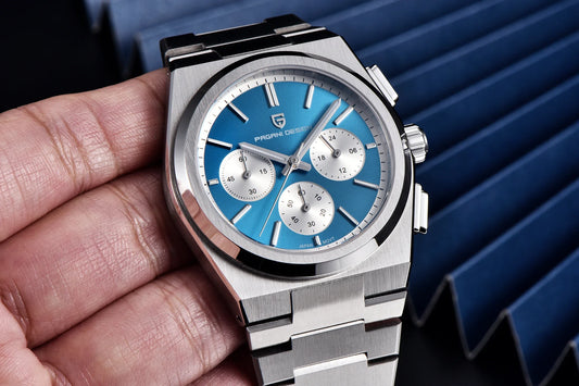 Elegant Quartz Men's Watch with Chronograph Functionality